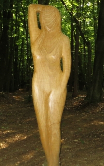 Model Pose 2 - Relieffigur Holzfigur Relieffigur von Holzbildhauer Hans-Ulrich Wartenweiler